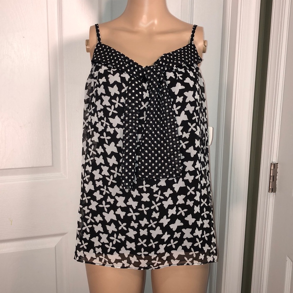 NY & CO. Black & White Top. NWT. M
